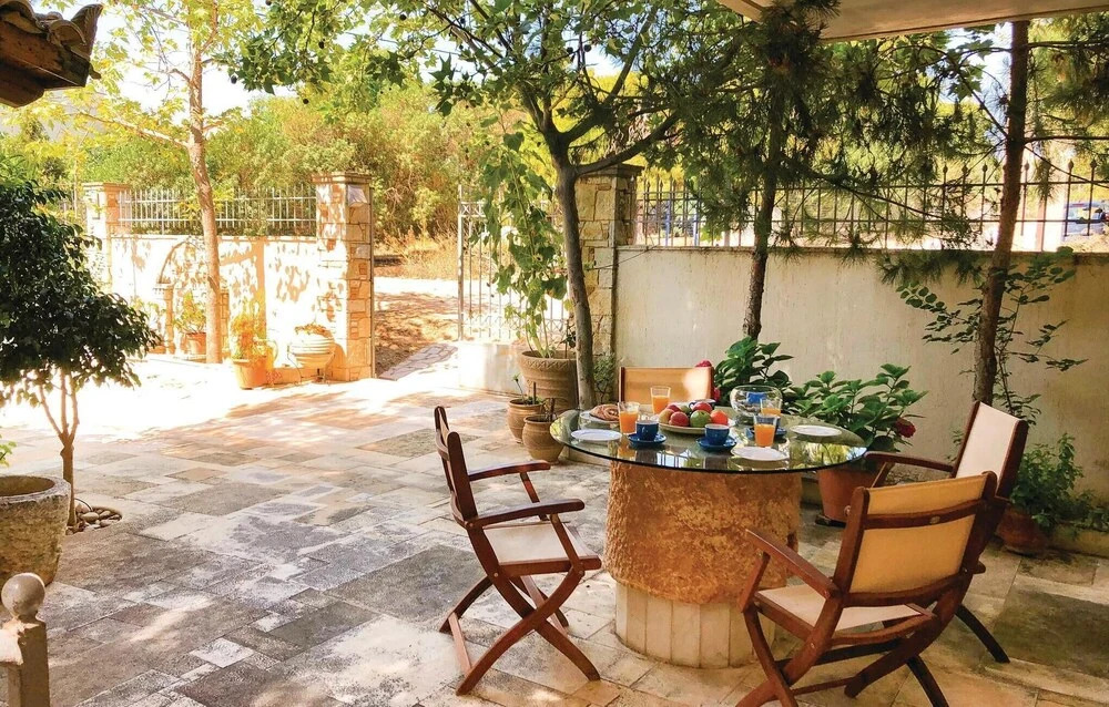 Awesome Home In Artemida With Wifi