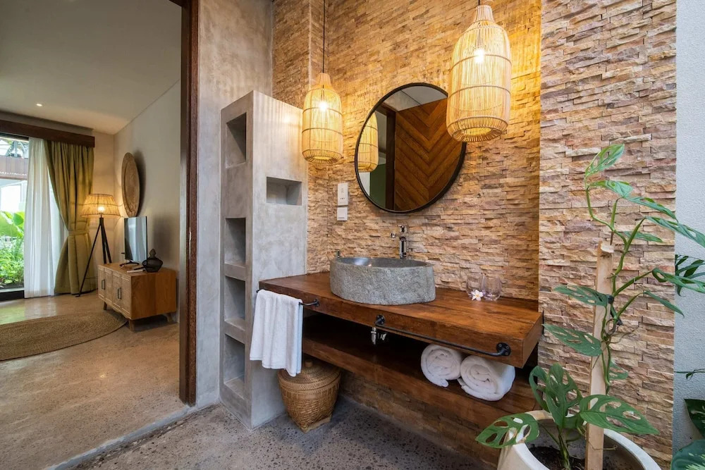 Stunning Architecture 5BR Bamboo With Tropical Pool Villa in Umalas