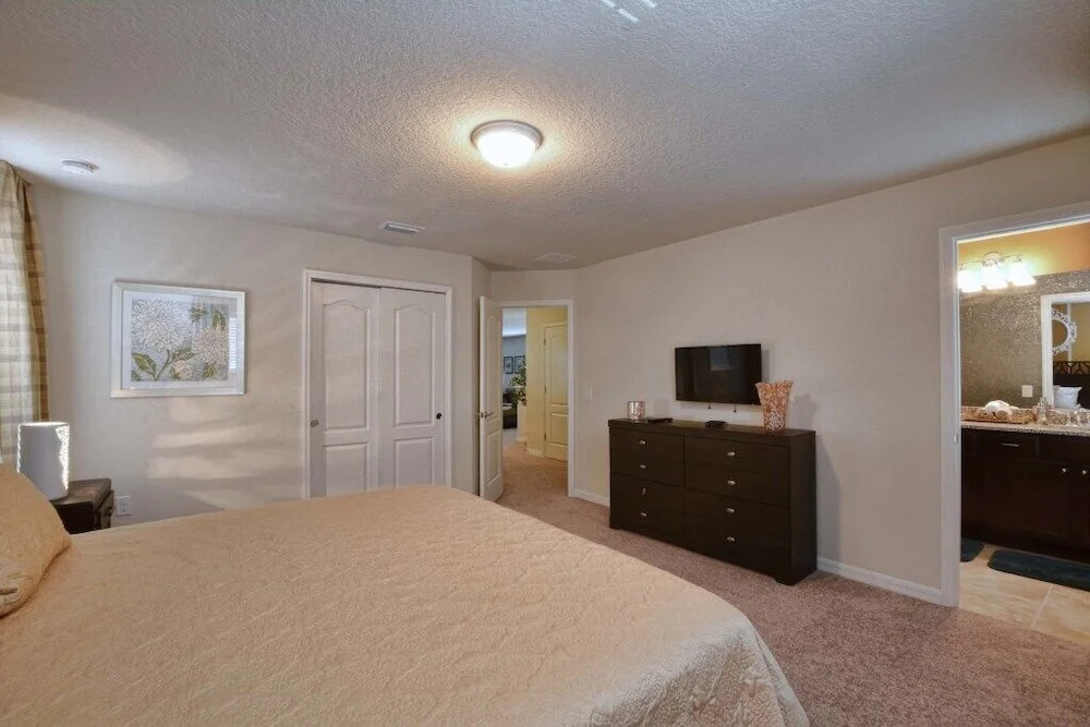 Windsor at Westside-6 Bedrooms House W/pool-3700ww Home