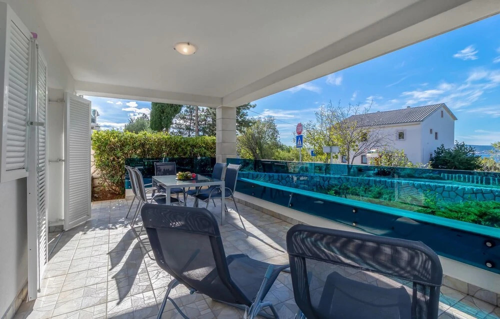 Amazing Apartment in Dramalj With 2 Bedrooms and Wifi