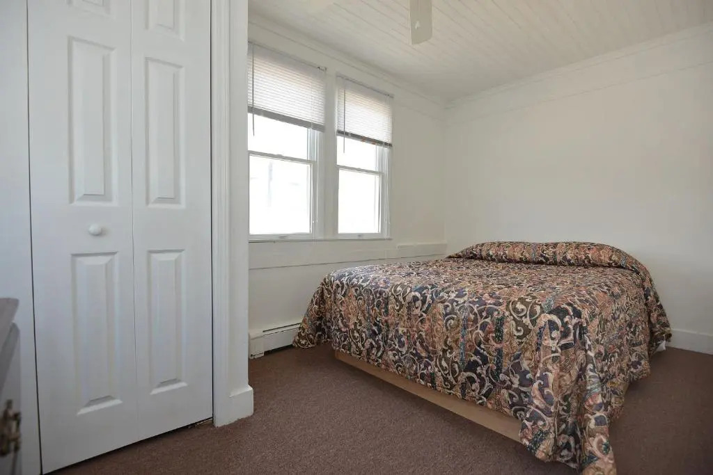 Shore Beach Houses - 122 A Franklin Avenue
