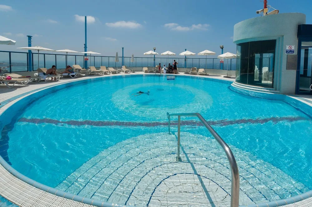 Luxurious Apt W Panoramic Sea View - 75m