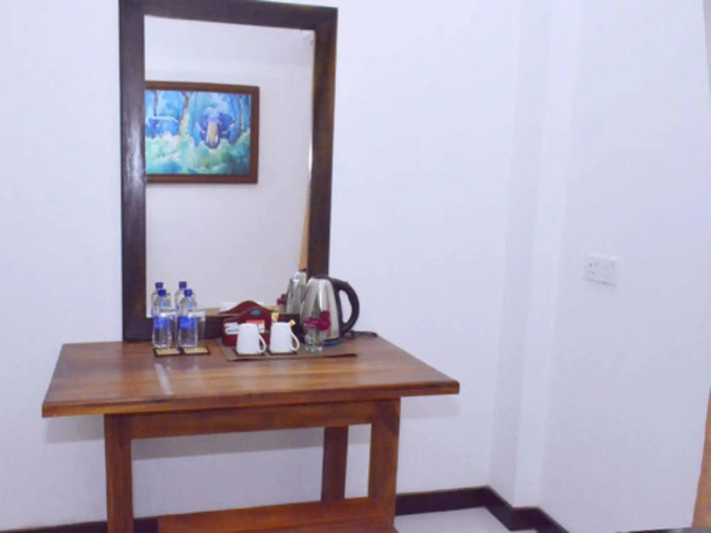 Meili Lanka City Hotel