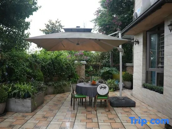 Rubber Tree Villa Homestay (Chongqing West Railway Station Baguocheng)
