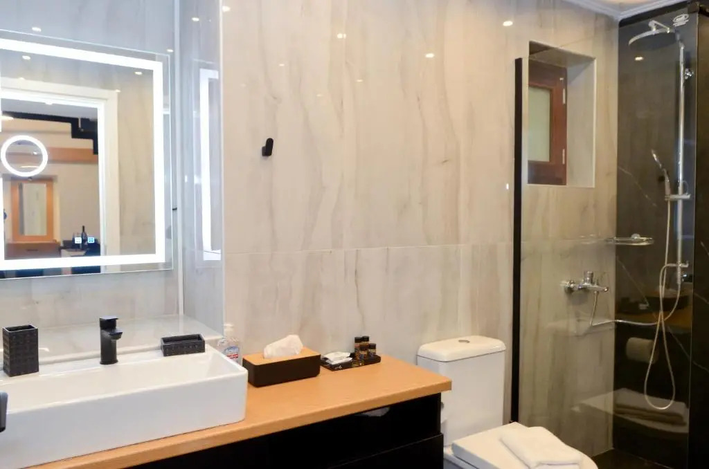 Roloi suites