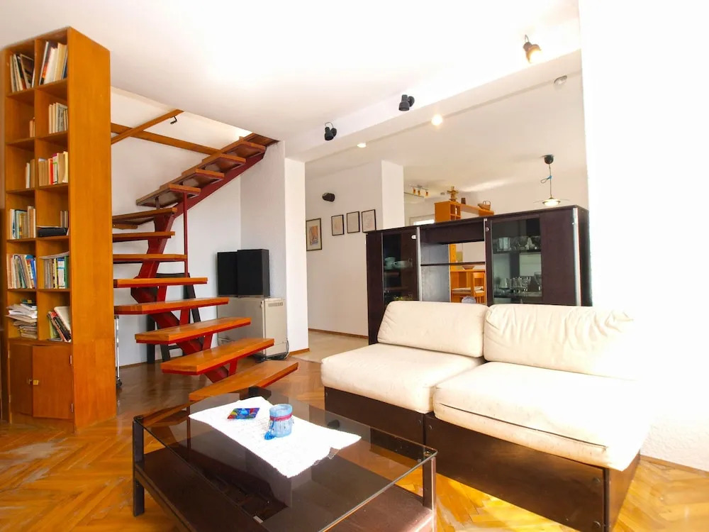 Apartment 1583
