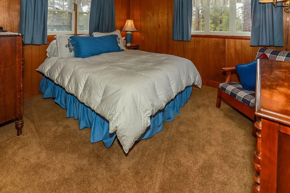 The Petite Cabin