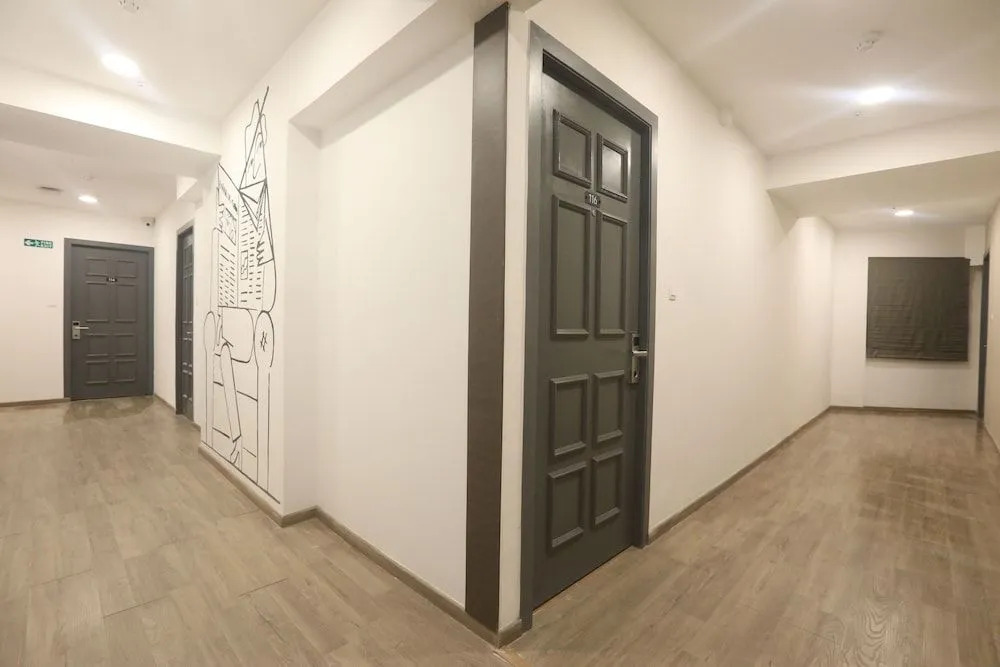 Hotel Royal Inn Mahalaxmi