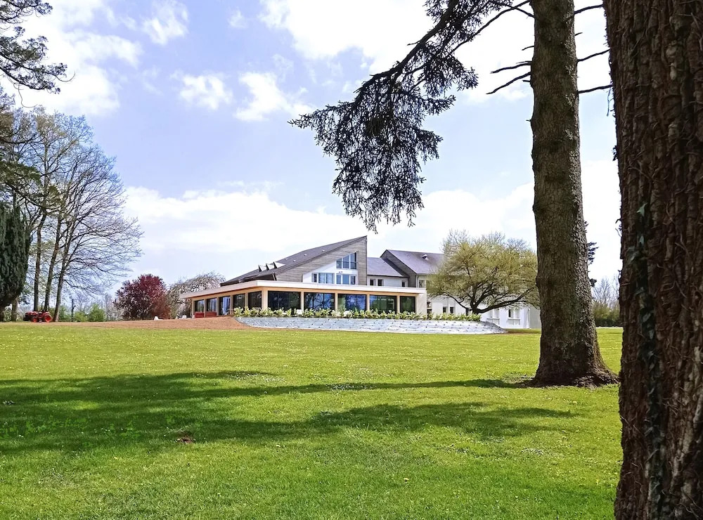 Hôtel le Corbusson Laval Ouest