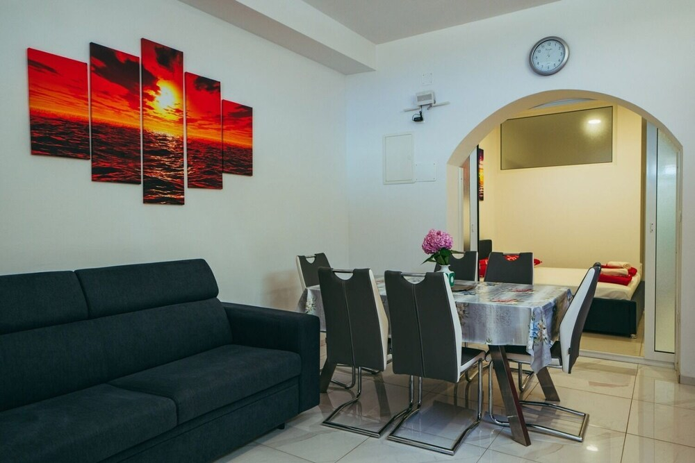 Apartments Lovre