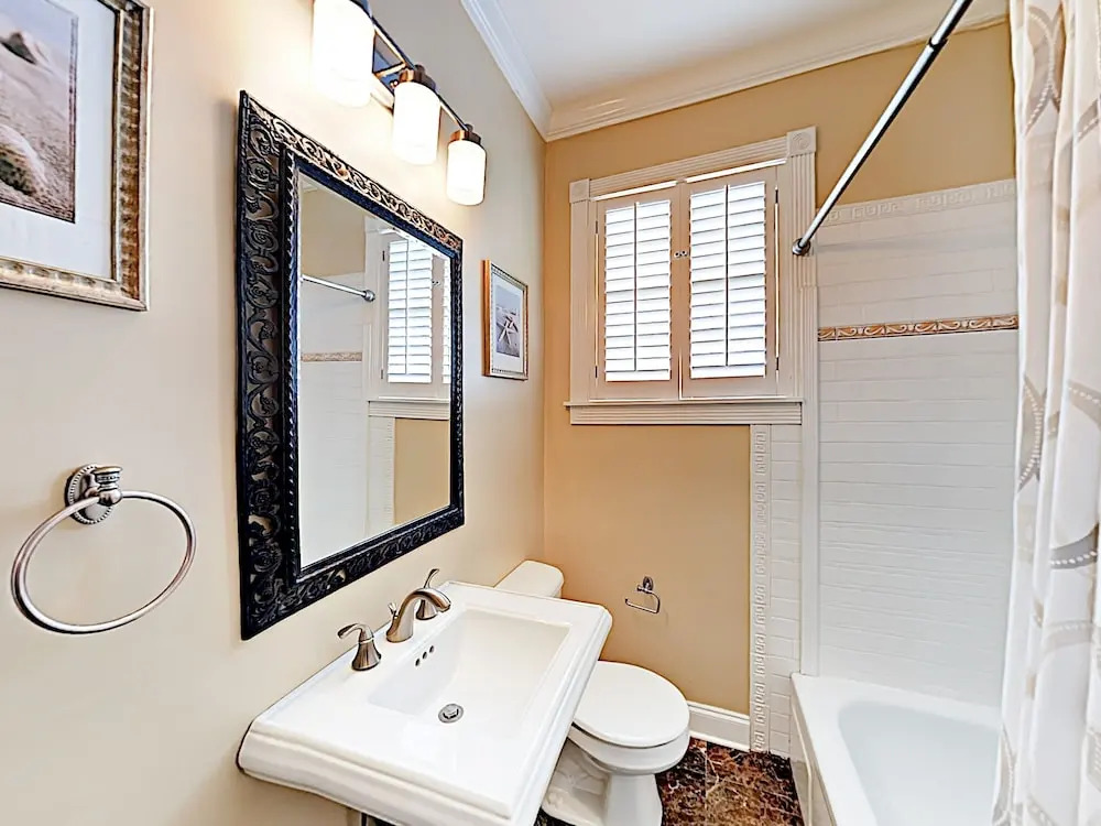 Classic Charmer W/ Luxe Interior - Amazing Locale! 2 Bedroom Home