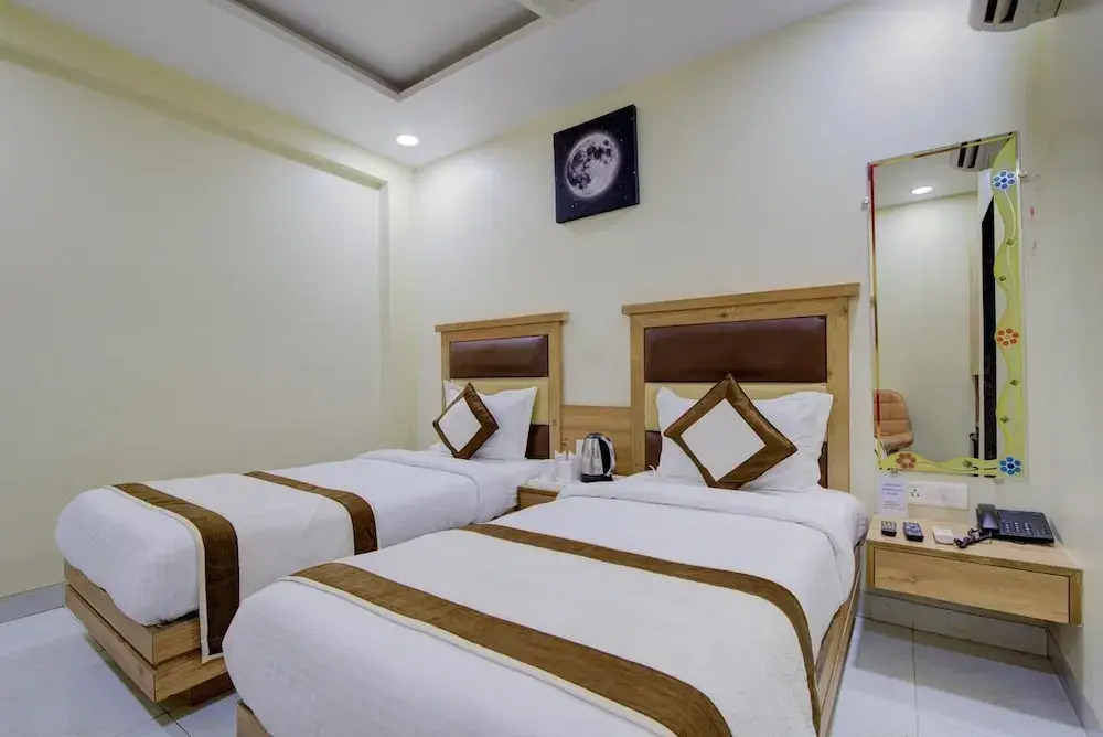 OYO 15567 Hotel Amar International