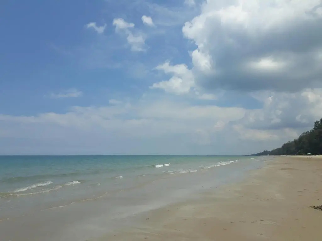 ระยองบีช Rayong Beach Hotel