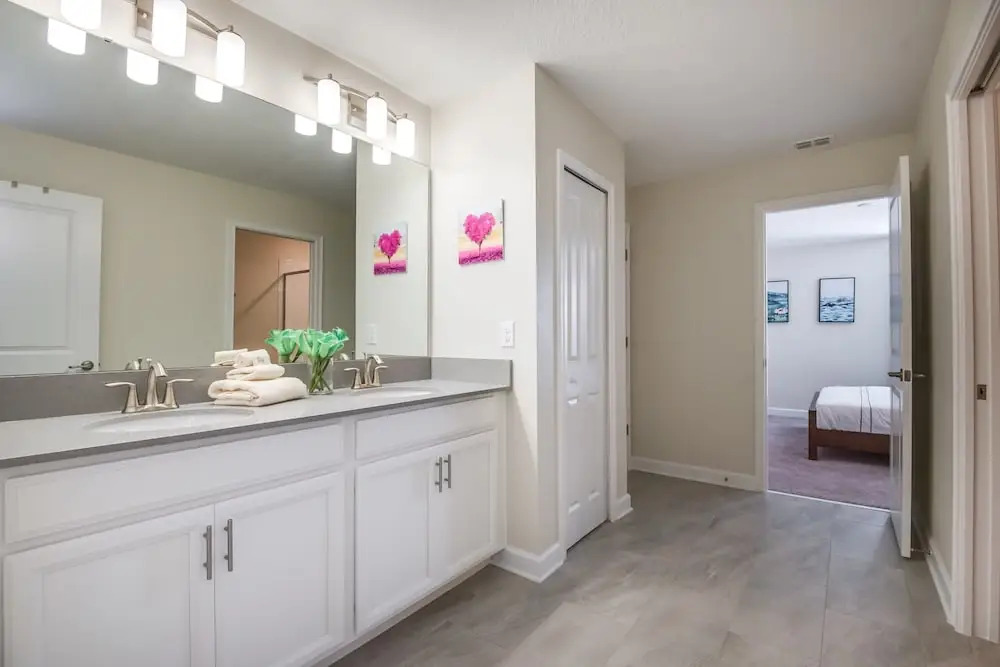 1670 Moonvalley Drive