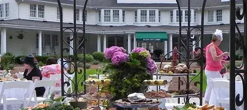 1913 Badin Inn