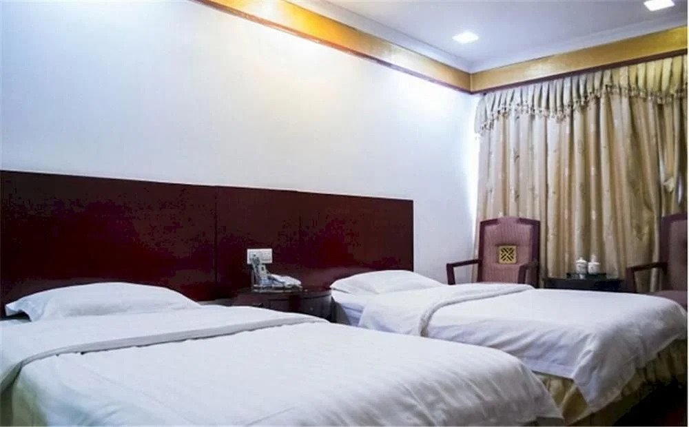 Baojiang Yingbin Hotel