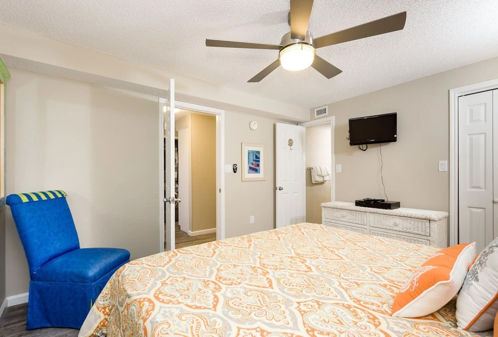 The Palms 401