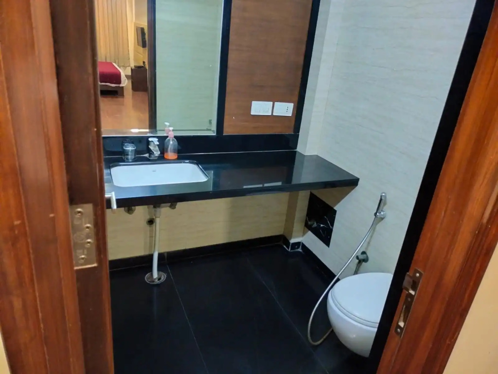 HOTEL NANGIS PRIDE