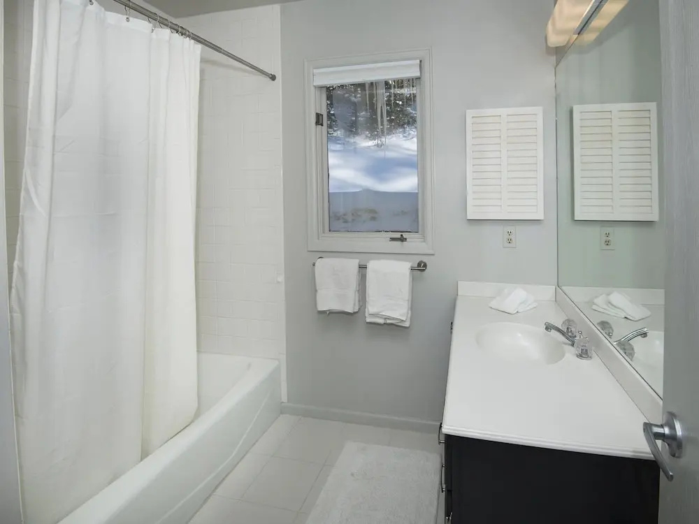 2338 Tahoe Drive