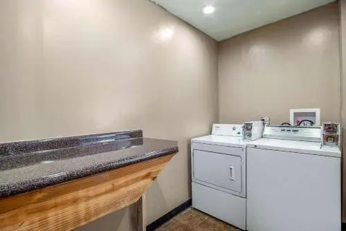 Country Hearth Inn Suites West Columbia