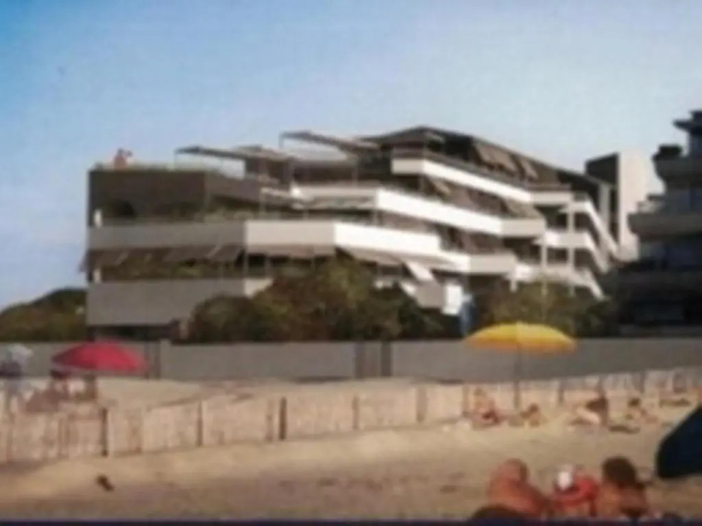 AS14629 - P2 Mezzanine avec vue mer latérale, dans une résidence sur plage avec parking privé