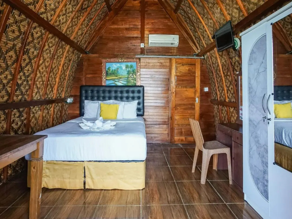 Road Beach Villa