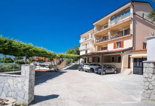 Apartments Iva