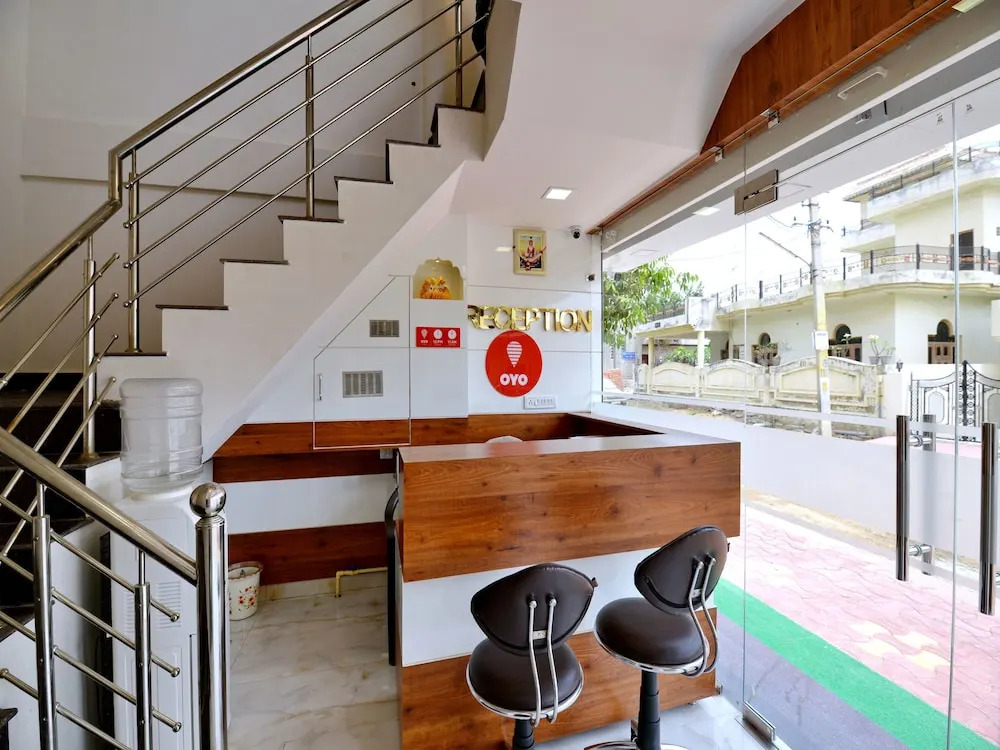 OYO 13860 Panchsheel Plaza