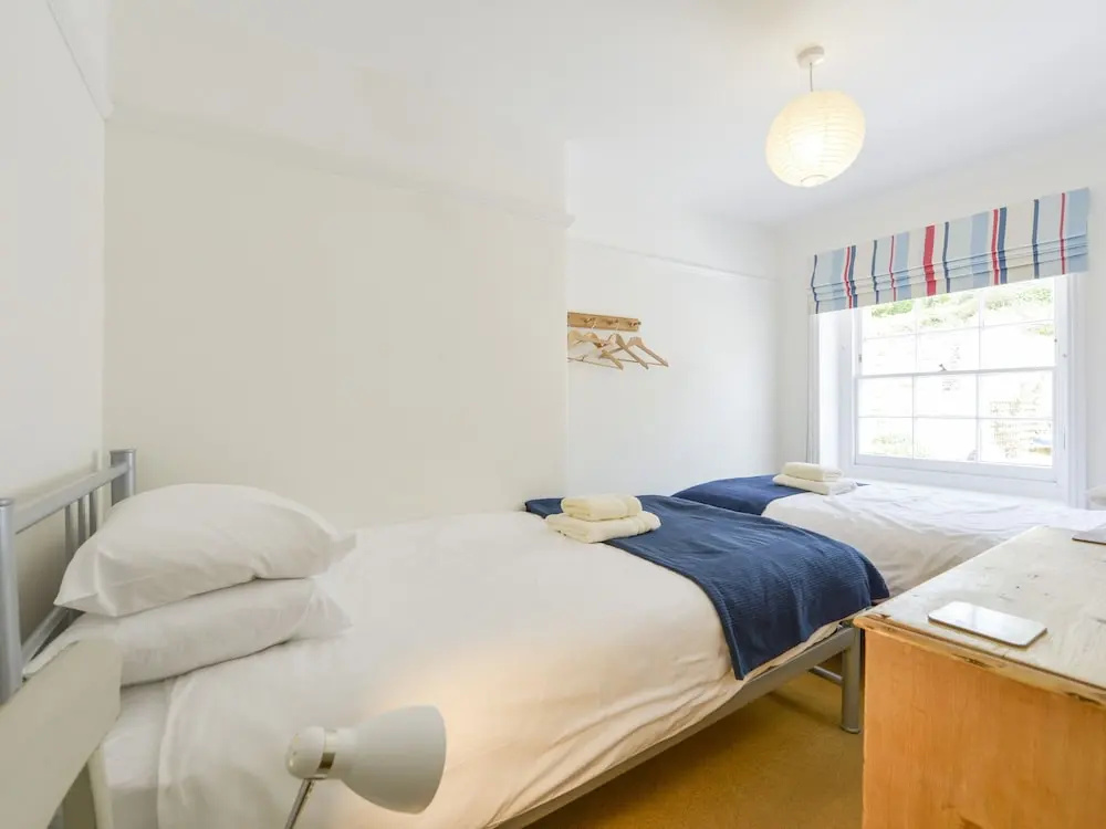4 Coastguards Cottage