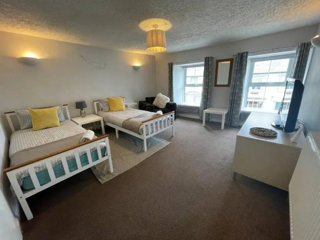 The Mill Leat and Grain Store Annex sleeps 8