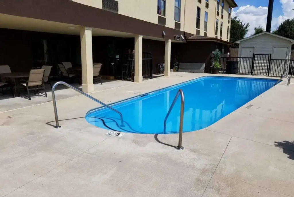 Clarion Pointe