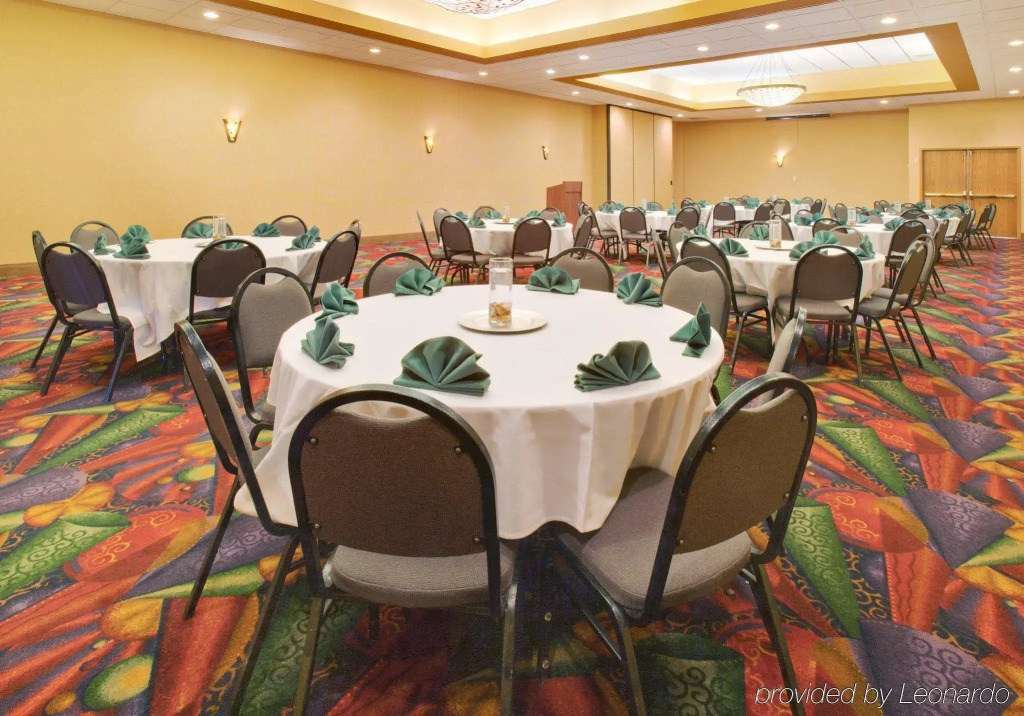 DoubleTree by Hilton Austin, MN