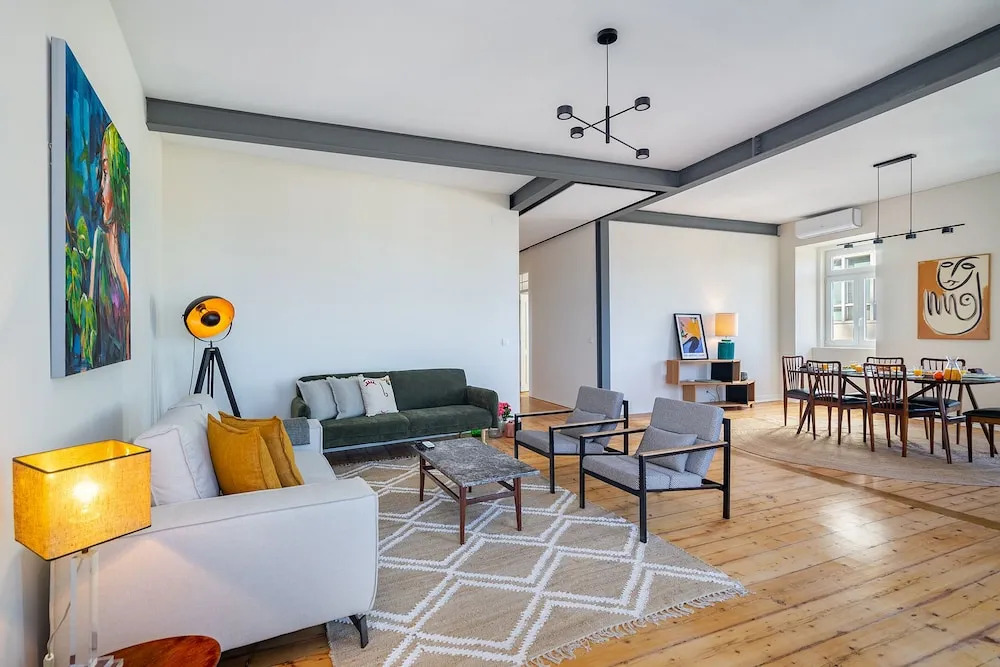 Brand new luxury apartment riverside