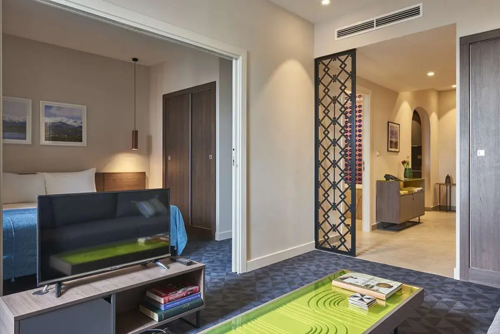 M Suite Hotel