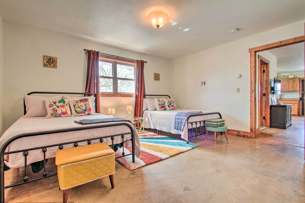 Chic Retro Retreat in Choteau: Walk to Dtwn!