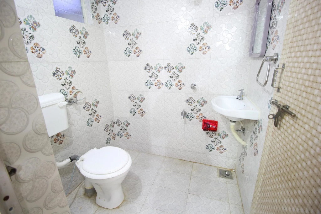 Oyo Rooms Swastik Char Rasta 4