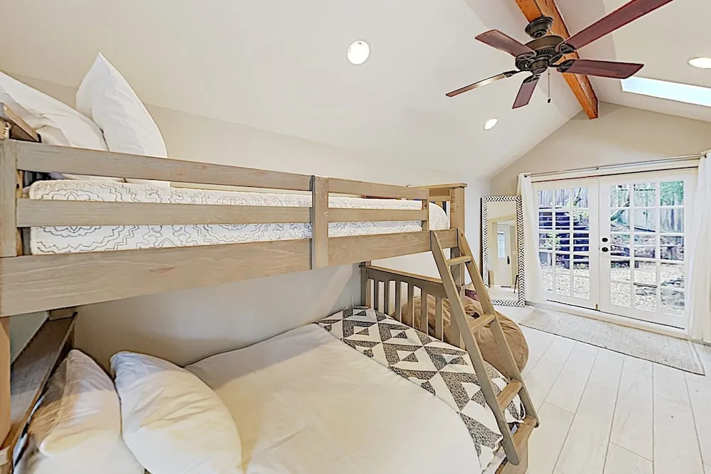 Luxe Vineyard-View Hideaway W/ Swim SPA & Hot Tub Home