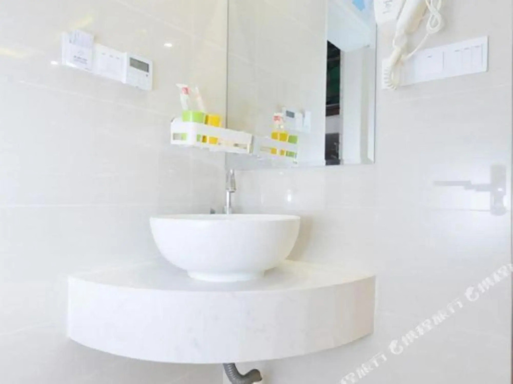 Minlong Holiday Hostel