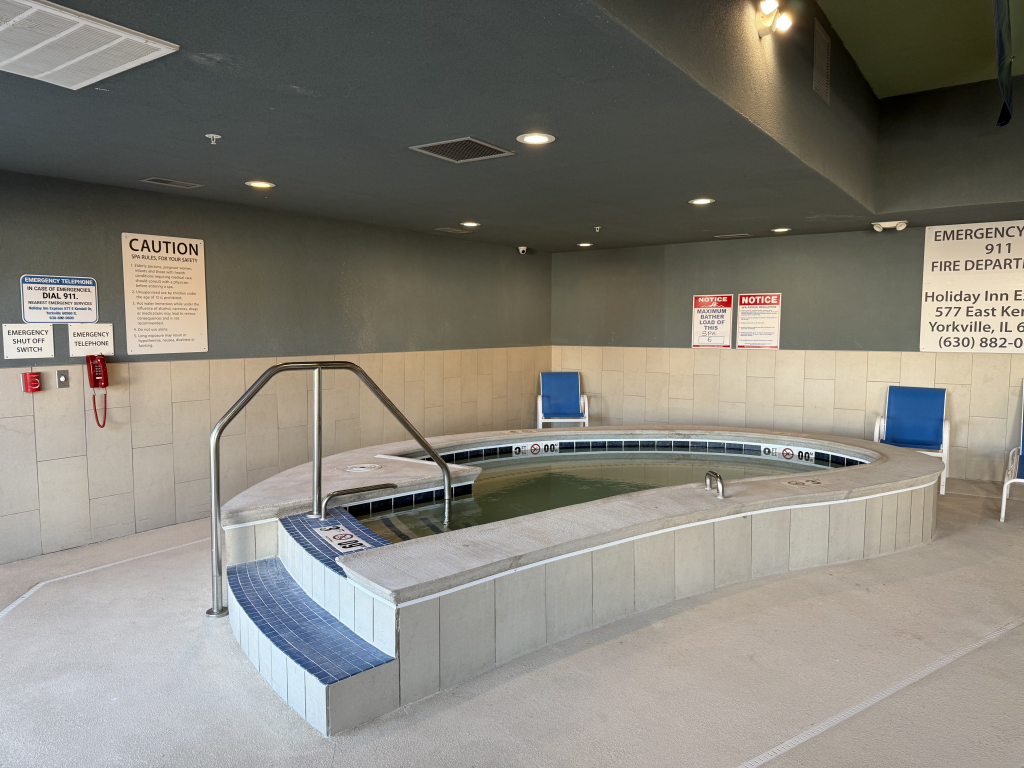 Holiday Inn Express & Suites - Yorkville by IHG
