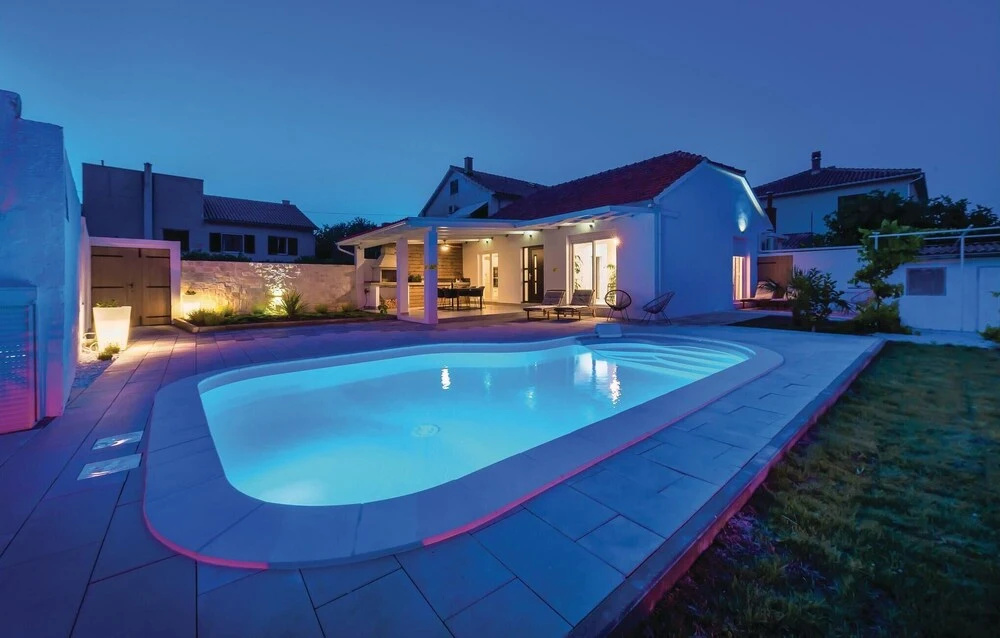 Luxurious Home In Betina