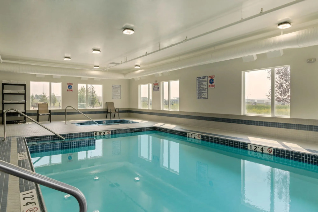 Motel 6 Airdrie