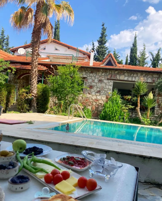 Urla Bella