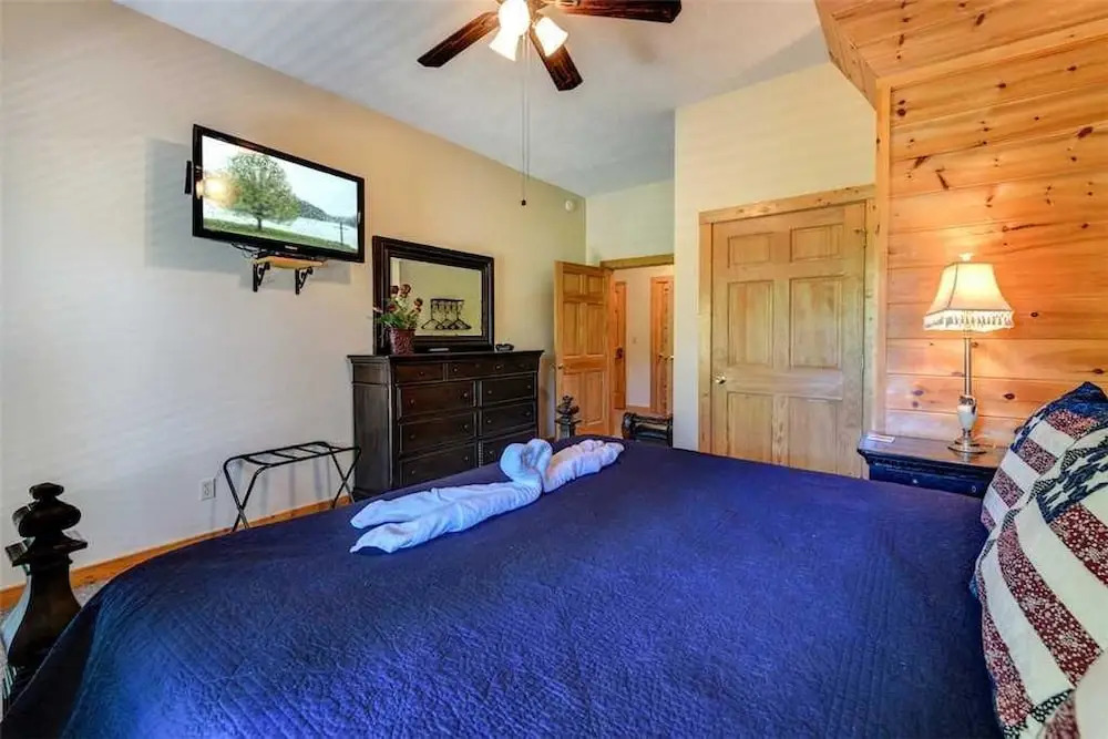 American Heritage 4 Bedroom Home with Mountain View