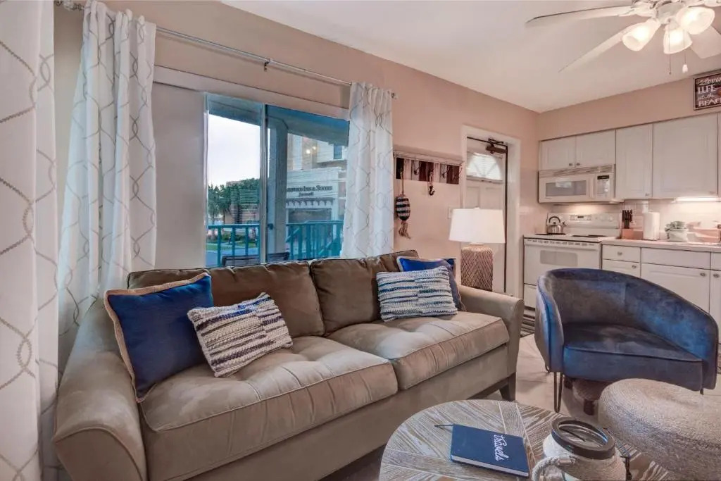 Five Palms Suite 201 - Daily - Weekly - Monthly