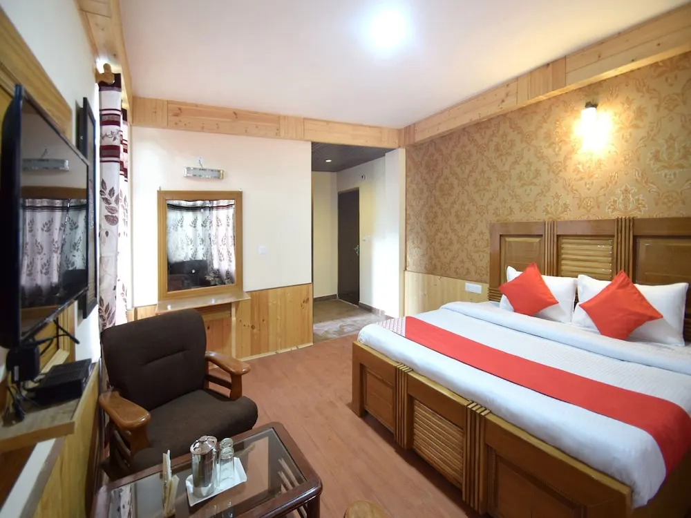 OYO 12275 Crown Hospitality