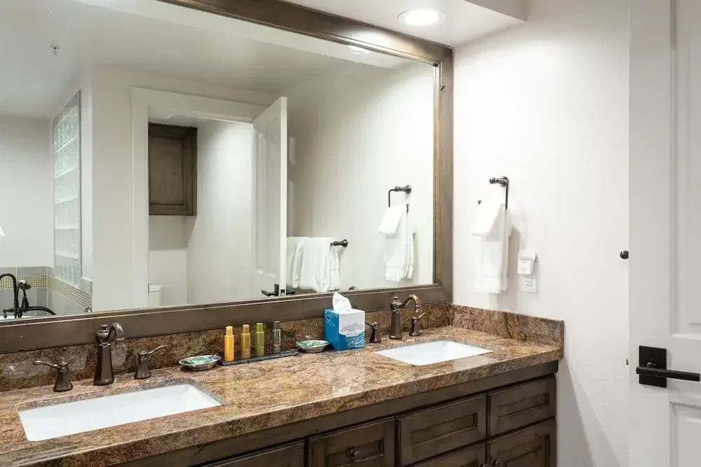 Trail's End Lodge at Deer Valley Resort - Three Bedroom Residence with Den and Spa #302 3 Condo