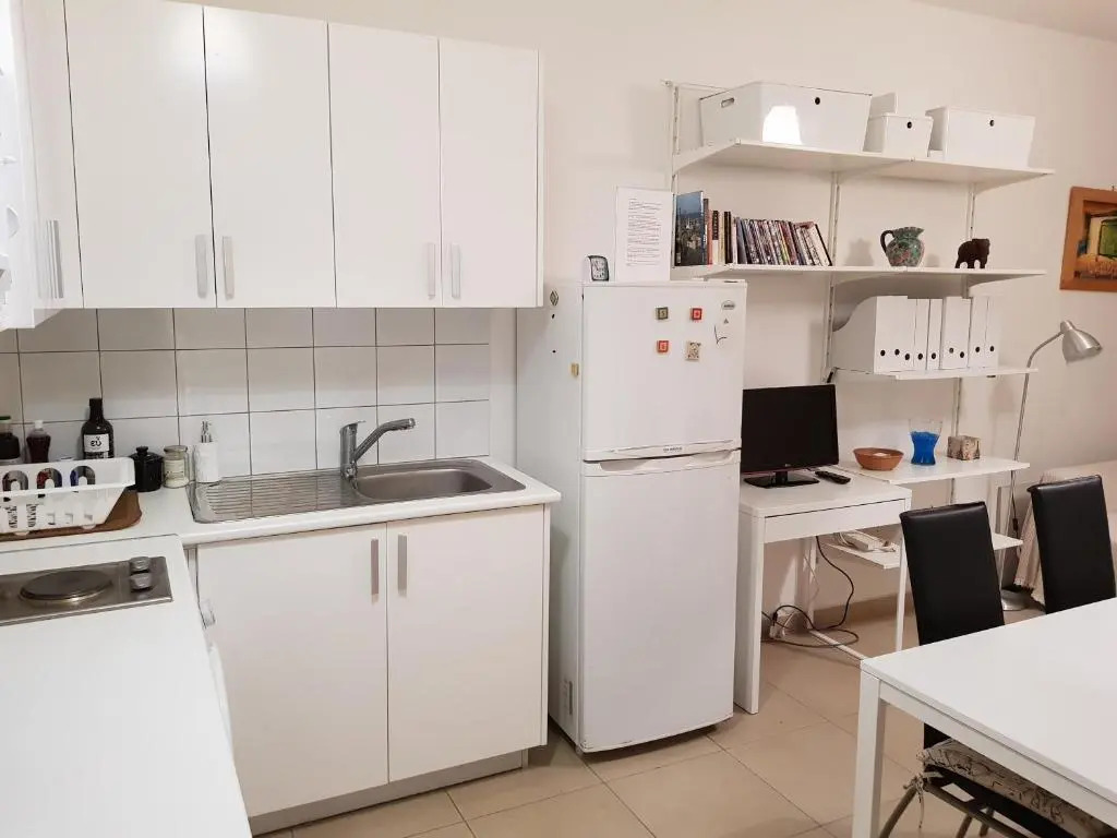 Ariadne apt 103 -300m from Lighthouse beach