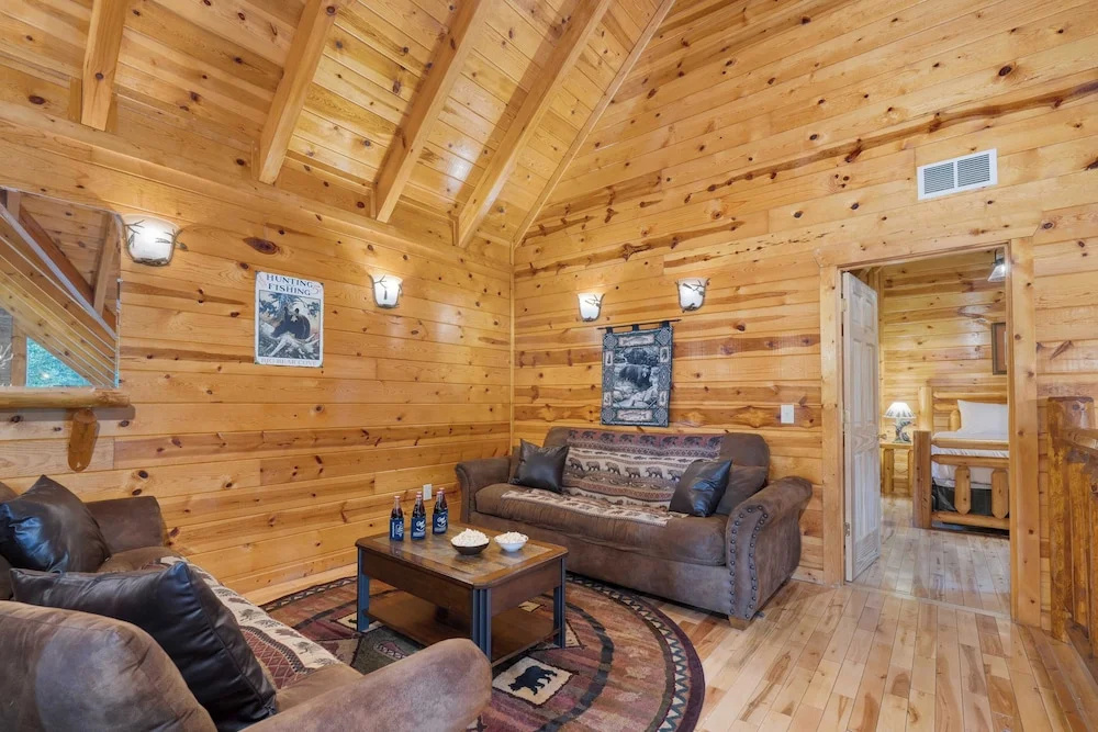 2 Homes in Big Bear by Avantstay Sleeps 22, Theater Room, Game Room, Hot Tub, Smoky Mountain Views