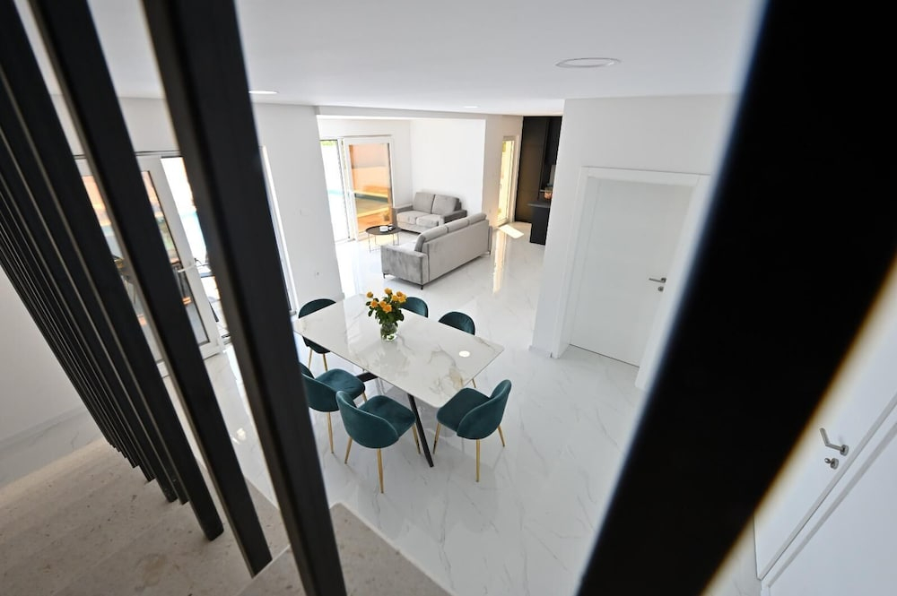Villa Serenity with heated pool