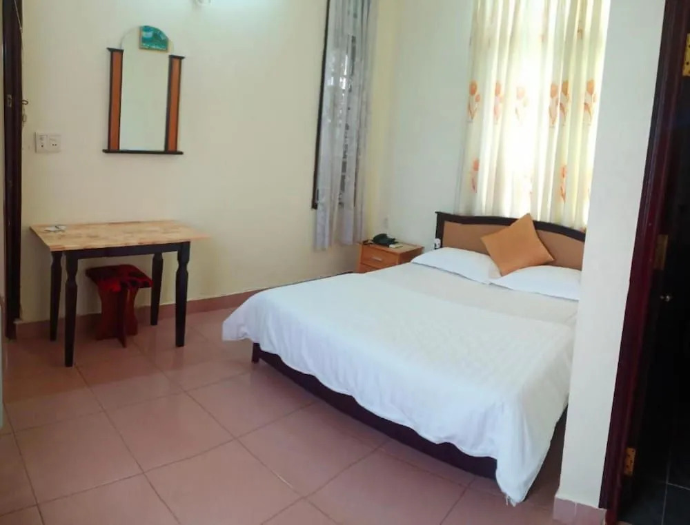 Cat Phu Hotel